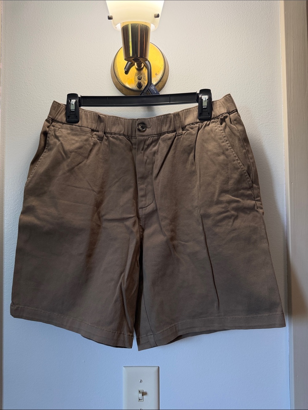 Cove Men's Tan Flat-Front Chino Shorts
